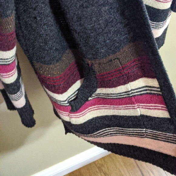 Plus size hooded cardigan with stripes - Picture 4 of 4